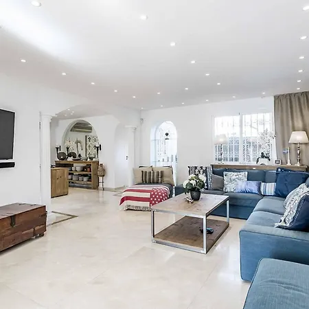 Jude Banus Villa *